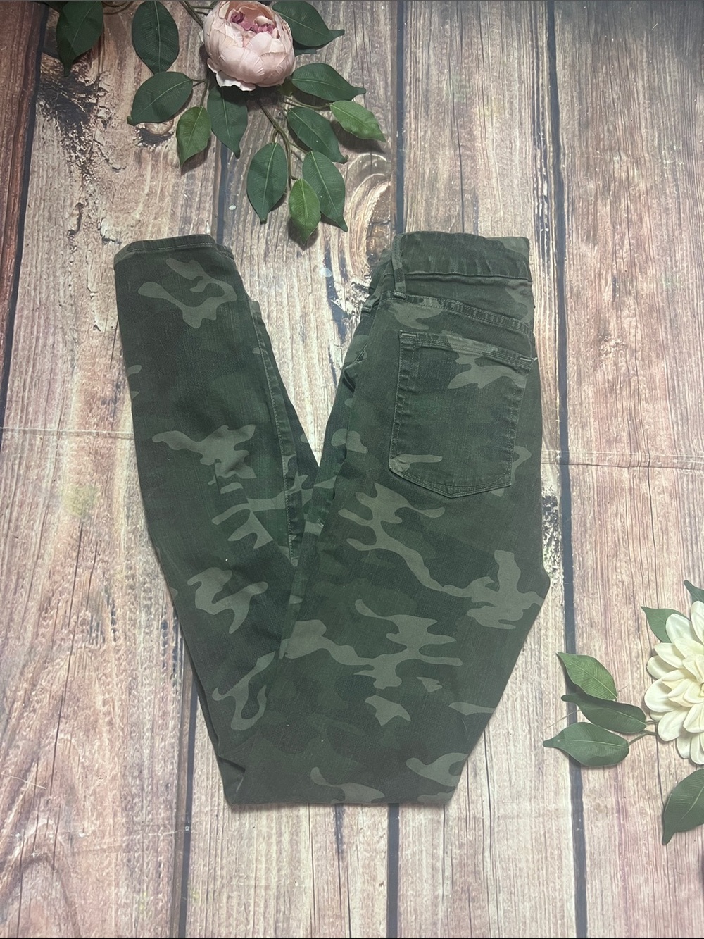 Good American camo skinny women’s jeans  size 6/28